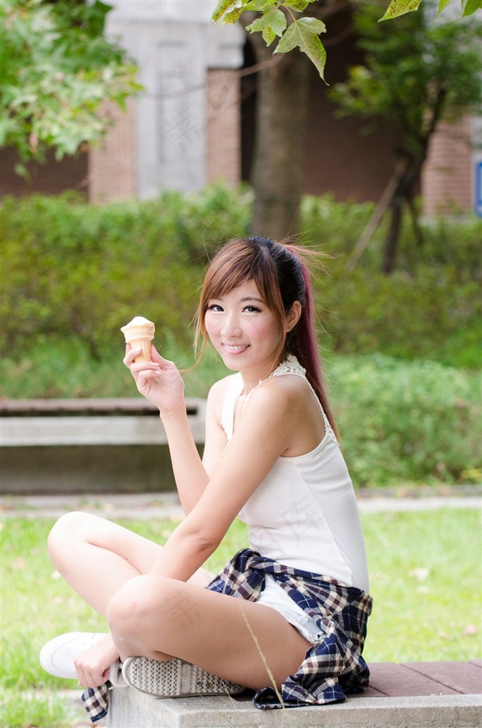 小燕子一家人